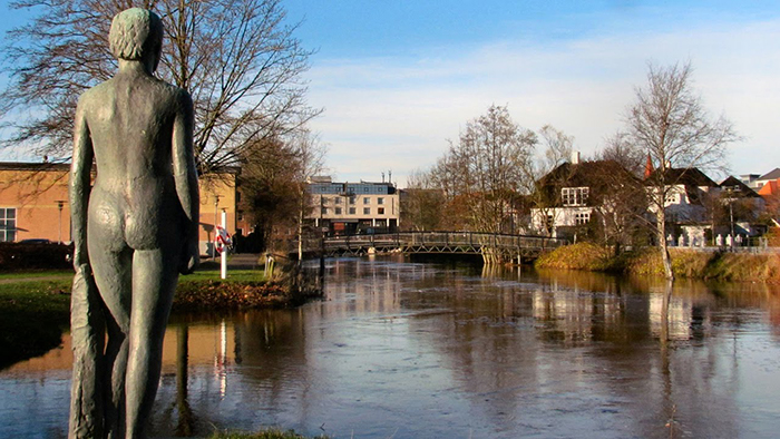 Billede viser Storå sno sig gennem Holstebro